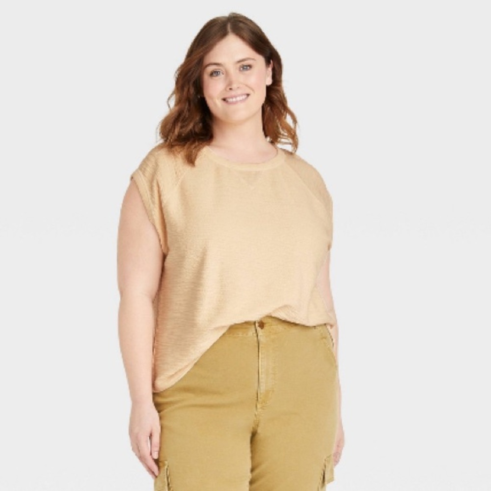New - Women's Plus Size Shirt - Universal Thread